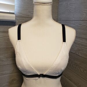 Victoria's Secret White Lace Black Velvet Front Closure Bralette | Size Small